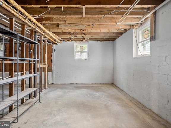 4th image of 12122 Buck Hall Ln