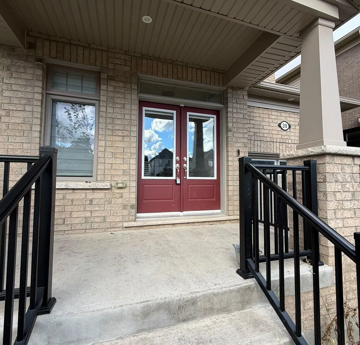 4 bed, $2,800 — Photo 2