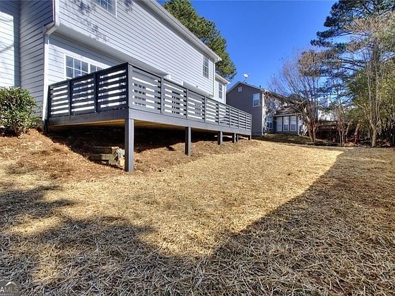 3rd image of 165 Morton Walk Dr