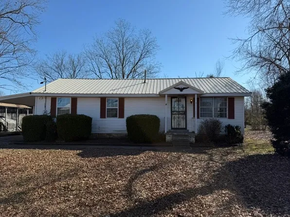 150 Powell St, Hickory Valley, TN 38042