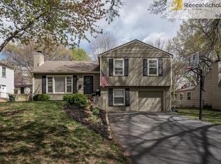 7631 Windsor Dr, Prairie Village, KS 66208