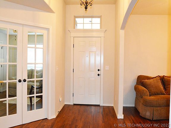 3rd image of 4612 N Narcissus Ave