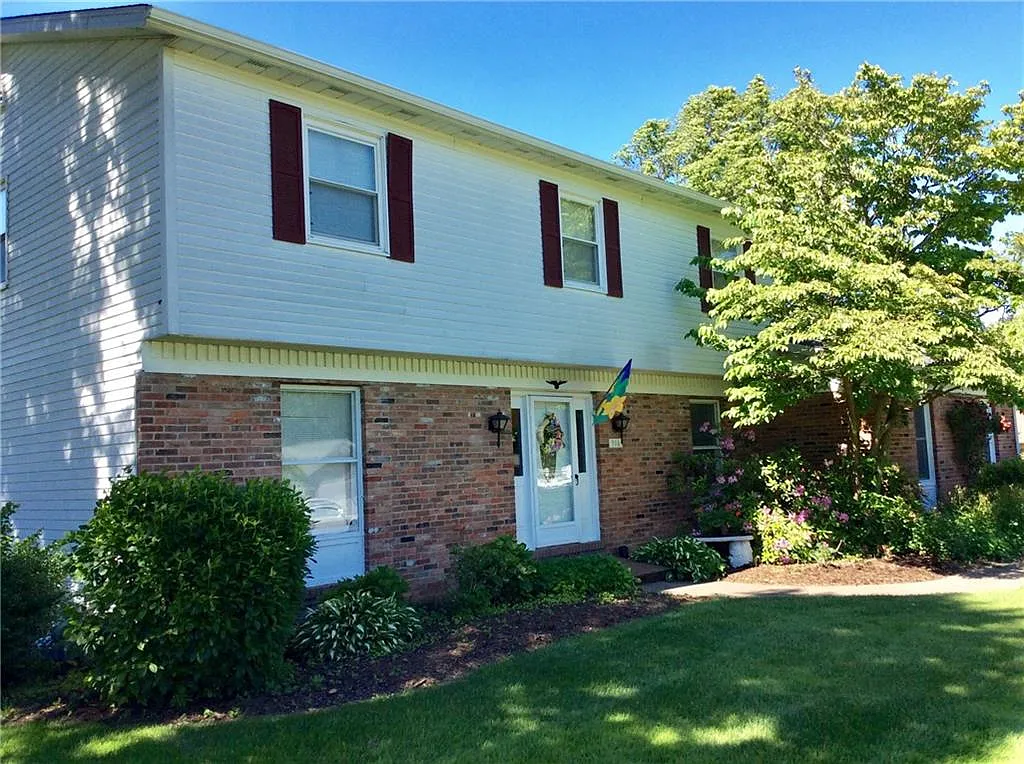 316 Stuart Way photo 1