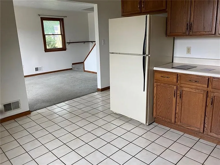 102 Park Dr #B — Photo 4