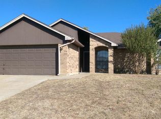912 E Elliott Dr, Cedar Hill, TX 75104