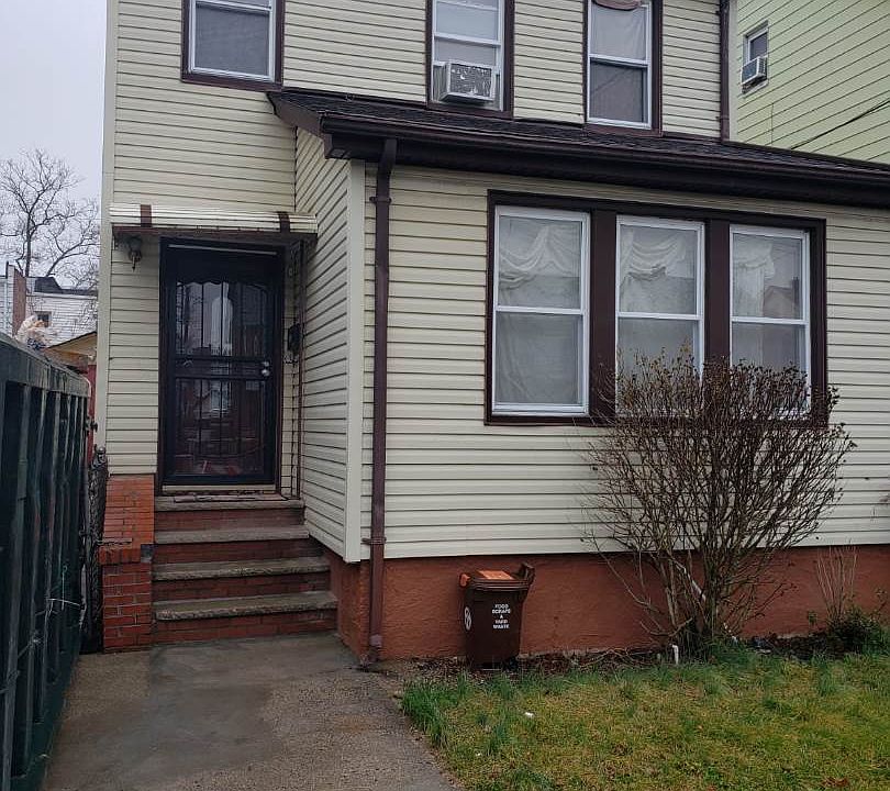 1st image of 112-21 209th St
