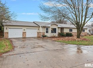 1324 Community Dr, Springfield, IL 62703