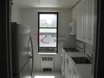 2nd image of 4475 Henry Hudson Pkwy APT 4D