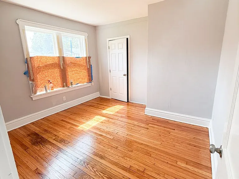 2555 Hord Ave — Photo 4