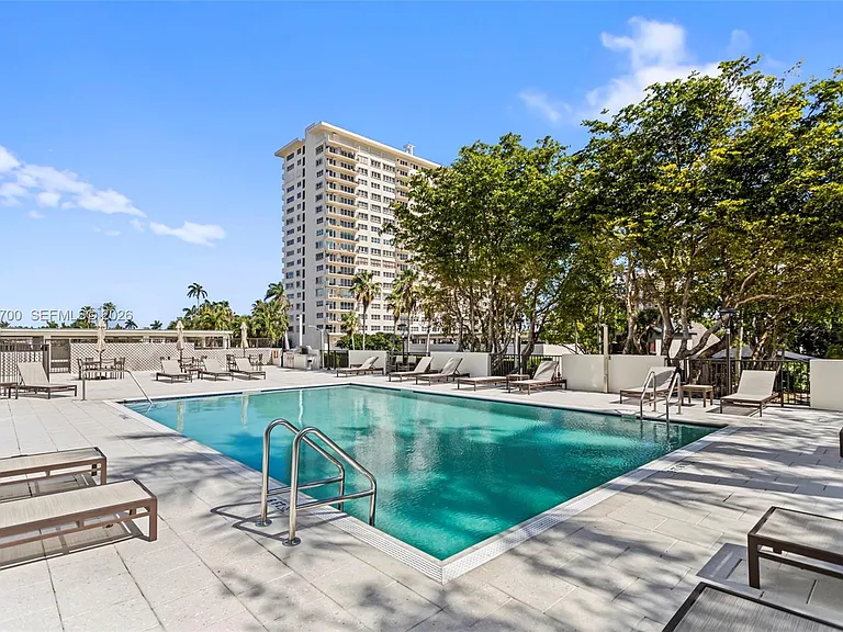 340 Sunset Dr #1211 — Photo 4