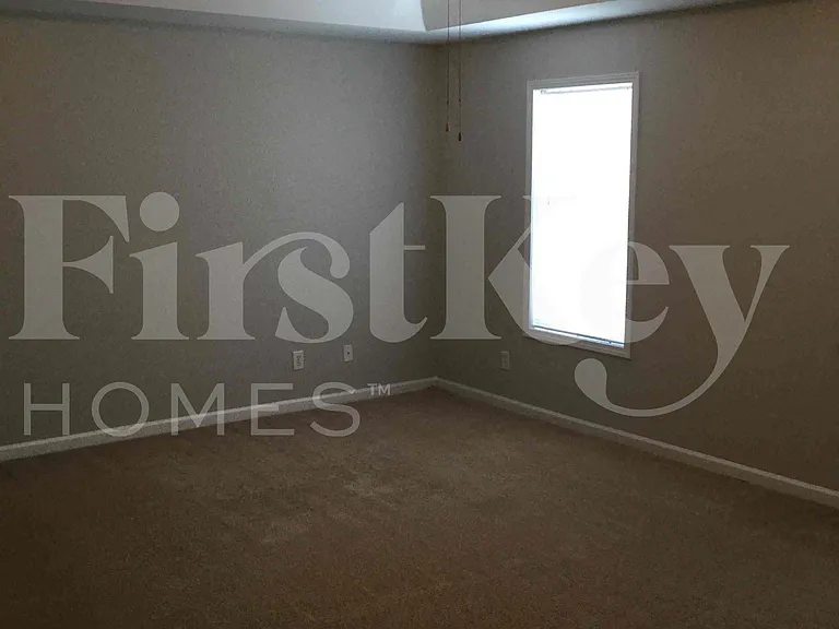 162 Olympic Dr — Photo 10