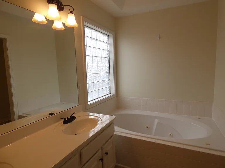 2205 Barrington Ln — Photo 27