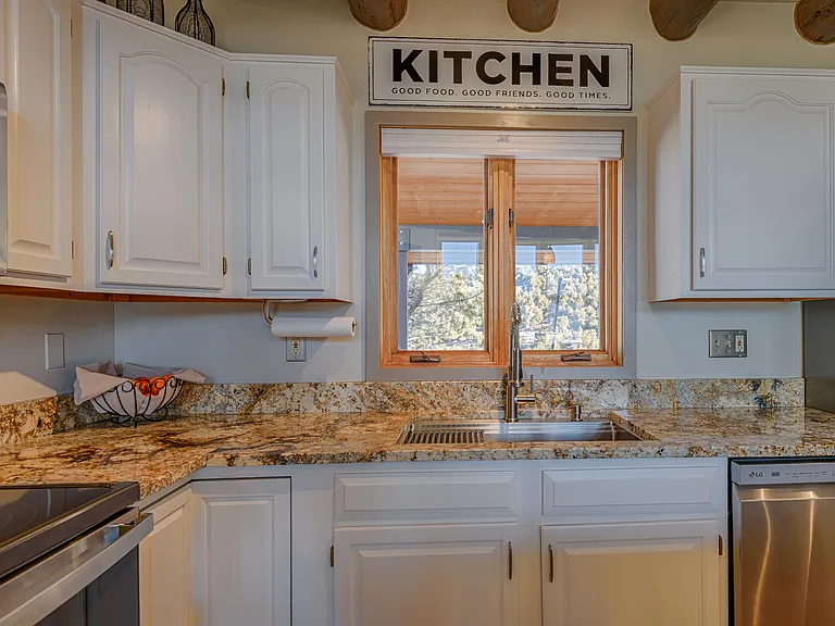 525 Park Ln — Photo 6