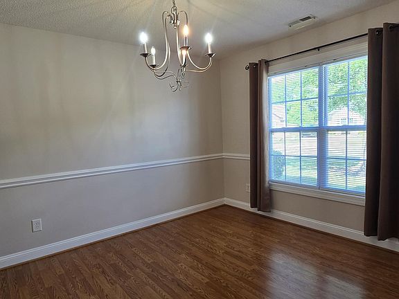 4th image of 2553 Saddleback Drive #A