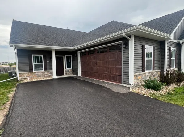 624 Anjali Ct #L, Sycamore, IL 60178