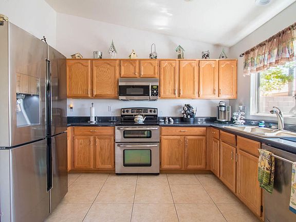 5th image of 337 E Palomino Ct
