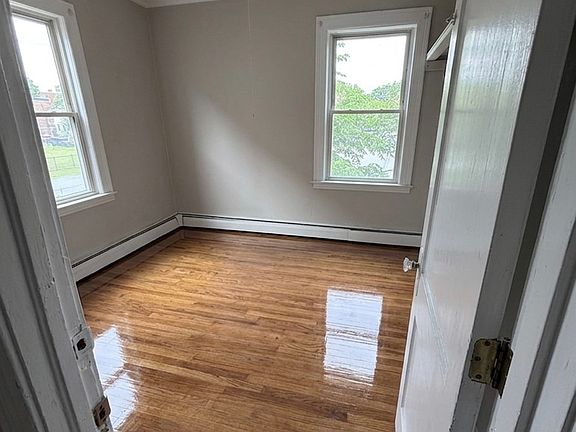 5th image of 338 Jefferson St #B3