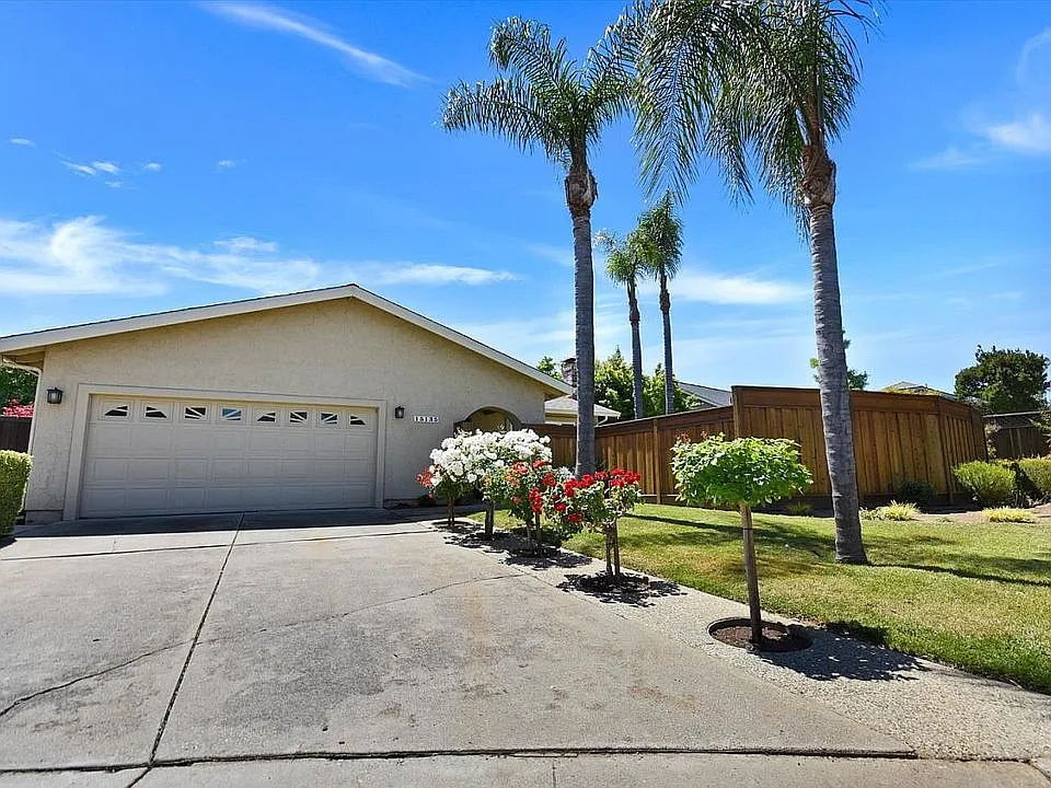 15135 La Rocca Ct