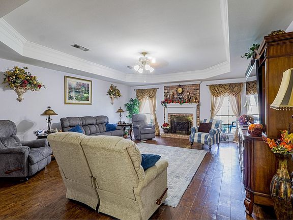 3rd image of 511 Katie Dr