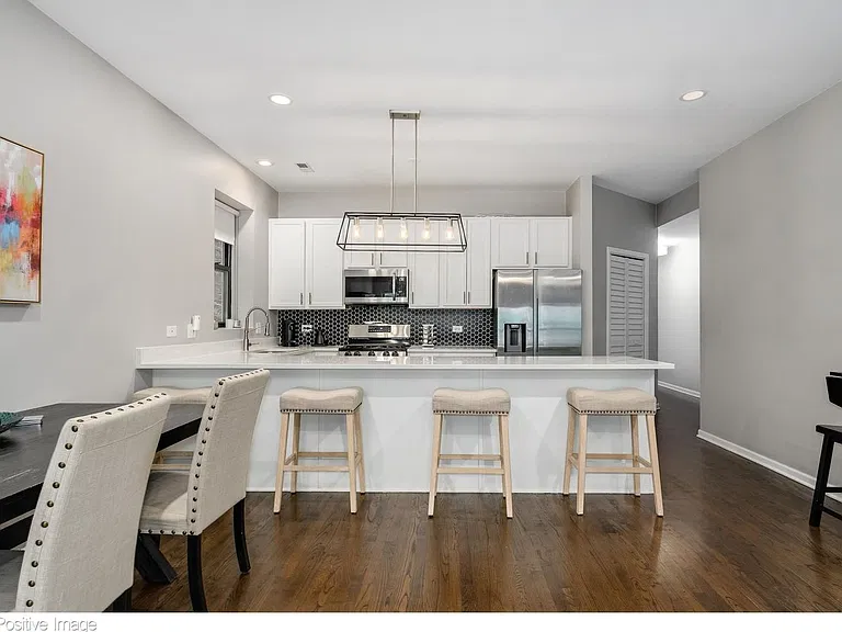 1751 W Division St #2E — Photo 10