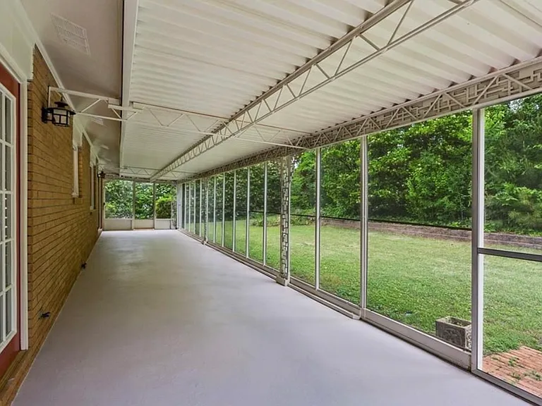 667 Brookline Dr SE — Photo 35