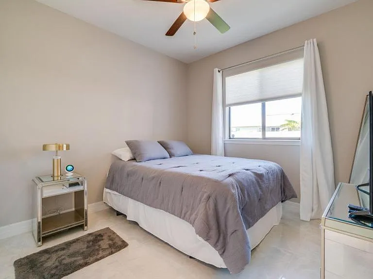 1815 SW 22nd St — Photo 10