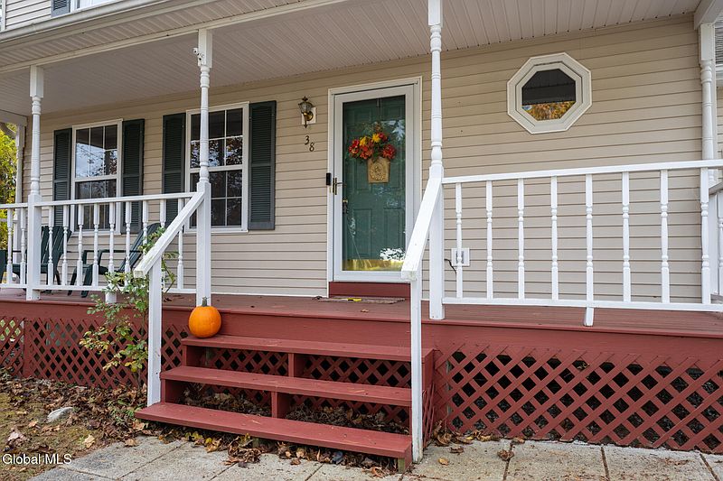 3rd image of 38 Autumn Lane