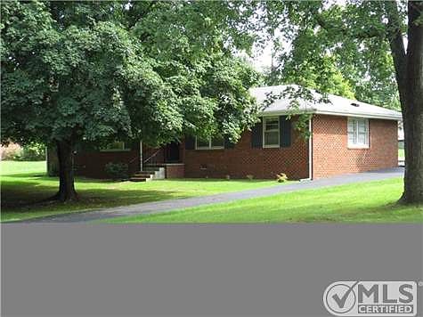 4th image of 102 Louise Dr
