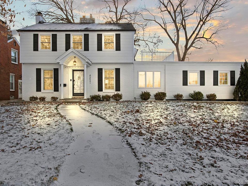 1st image of 23541 Hollander St