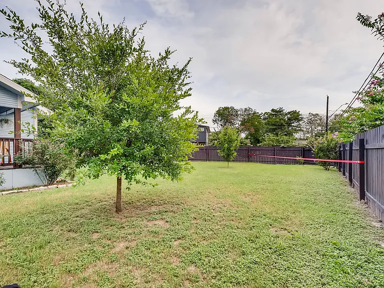 1103 Estes Ave — Photo 24