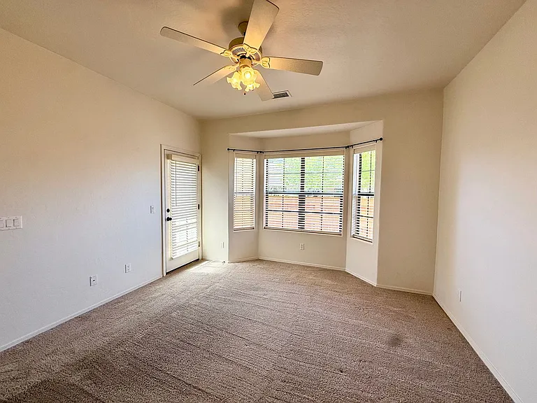 1210 Gardenia Ln — Photo 8