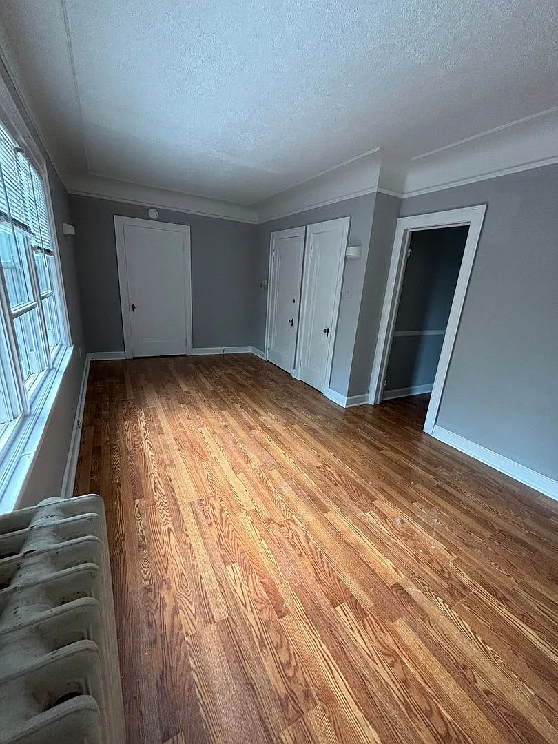 Charming One Bed Room in Grosse Pointe — Photo 3