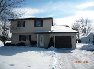 10011 Frost Rd, Freeland, MI 48623