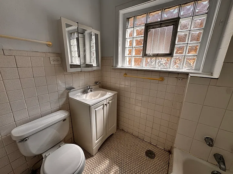 4455 N Maplewood Ave #3 — Photo 11
