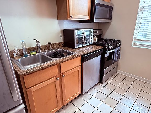 5th image of 4706 N Monticello Ave APT 2R