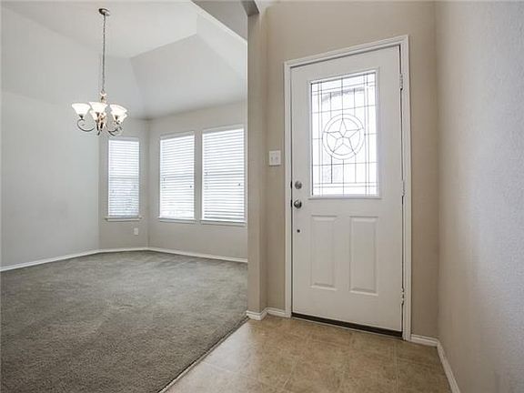 3rd image of 312 Crescent Creek Ln