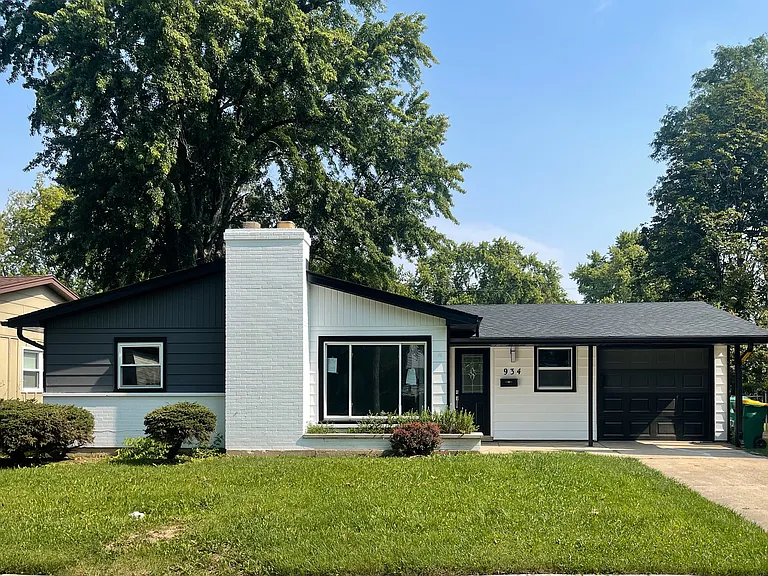 934 Beverly Dr — Photo 1