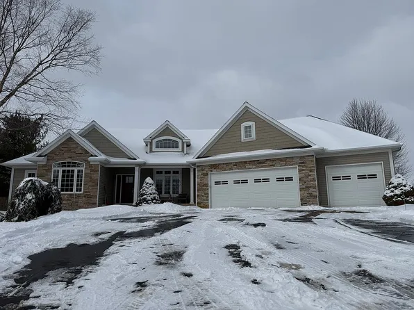 2629 Schindler Dr NW, Grand Rapids, MI 49544