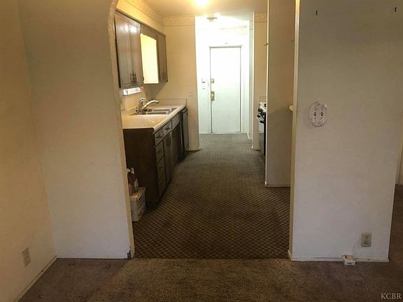5th image of 900 E Ivy St