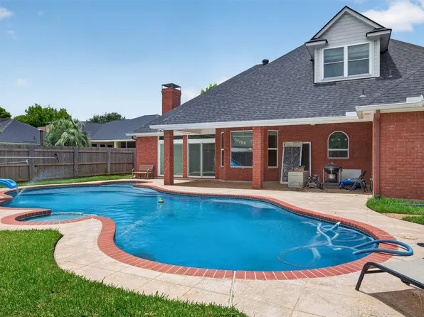 532 Parklane Dr, Bossier City, LA 71111