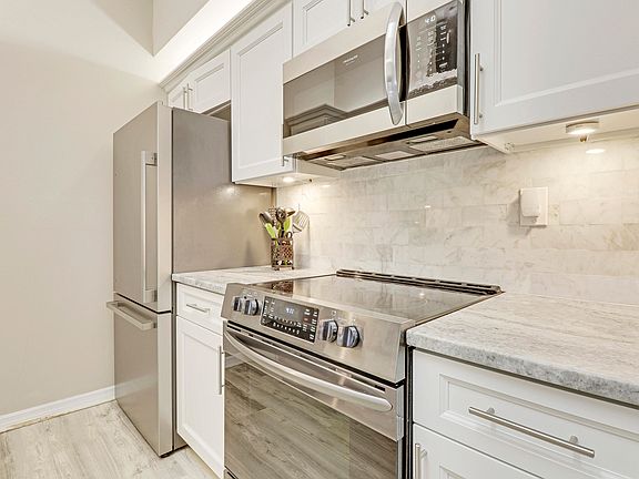 2nd image of 2510 SE Anchorage Cove #D3