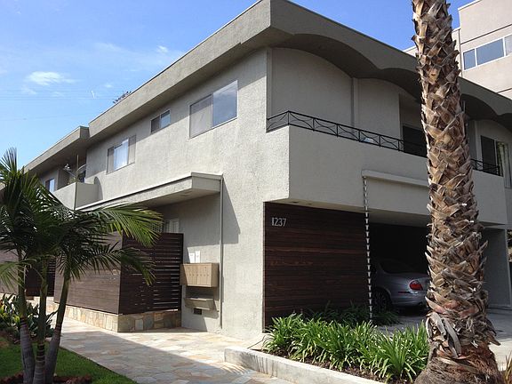 View of the building front, the unit comes with onsite parking