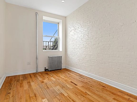 4th image of 74 India St APT B10