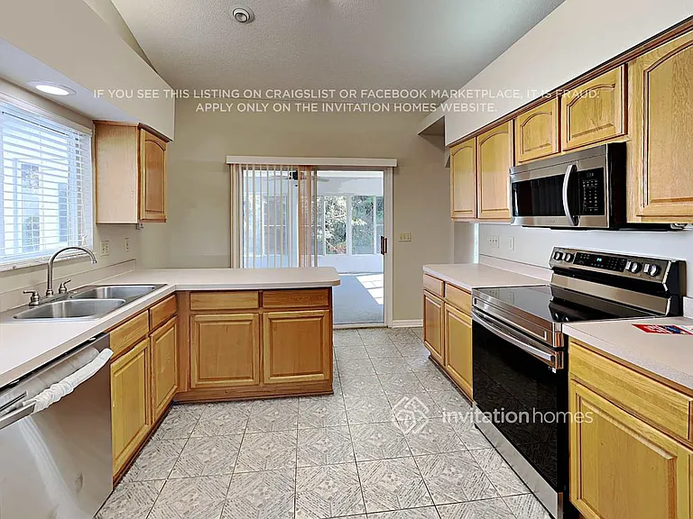 33328 Fountain Ln — Photo 6