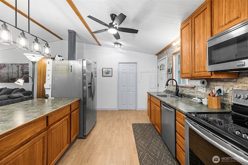 5th image of 504 Colville Way