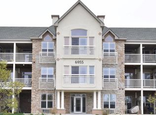 6955 S Riverwood Blvd, Franklin, WI 53132
