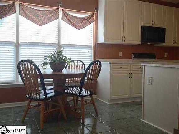 5th image of 27 Glencove Ct