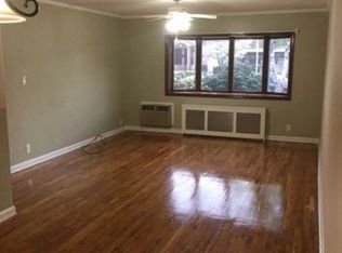 25016 88th Rd, Bellerose, NY 11426