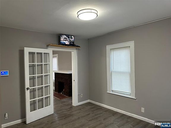 5th image of 1041 Hunterdon St