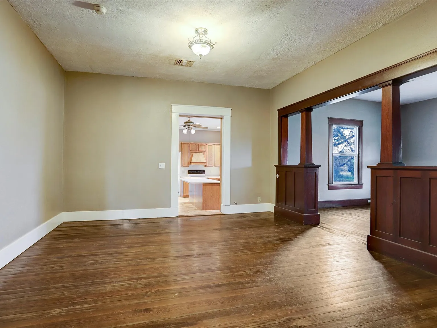3 bed, 2.5 bath, 2032 sqft, $2,100 — Photo 4